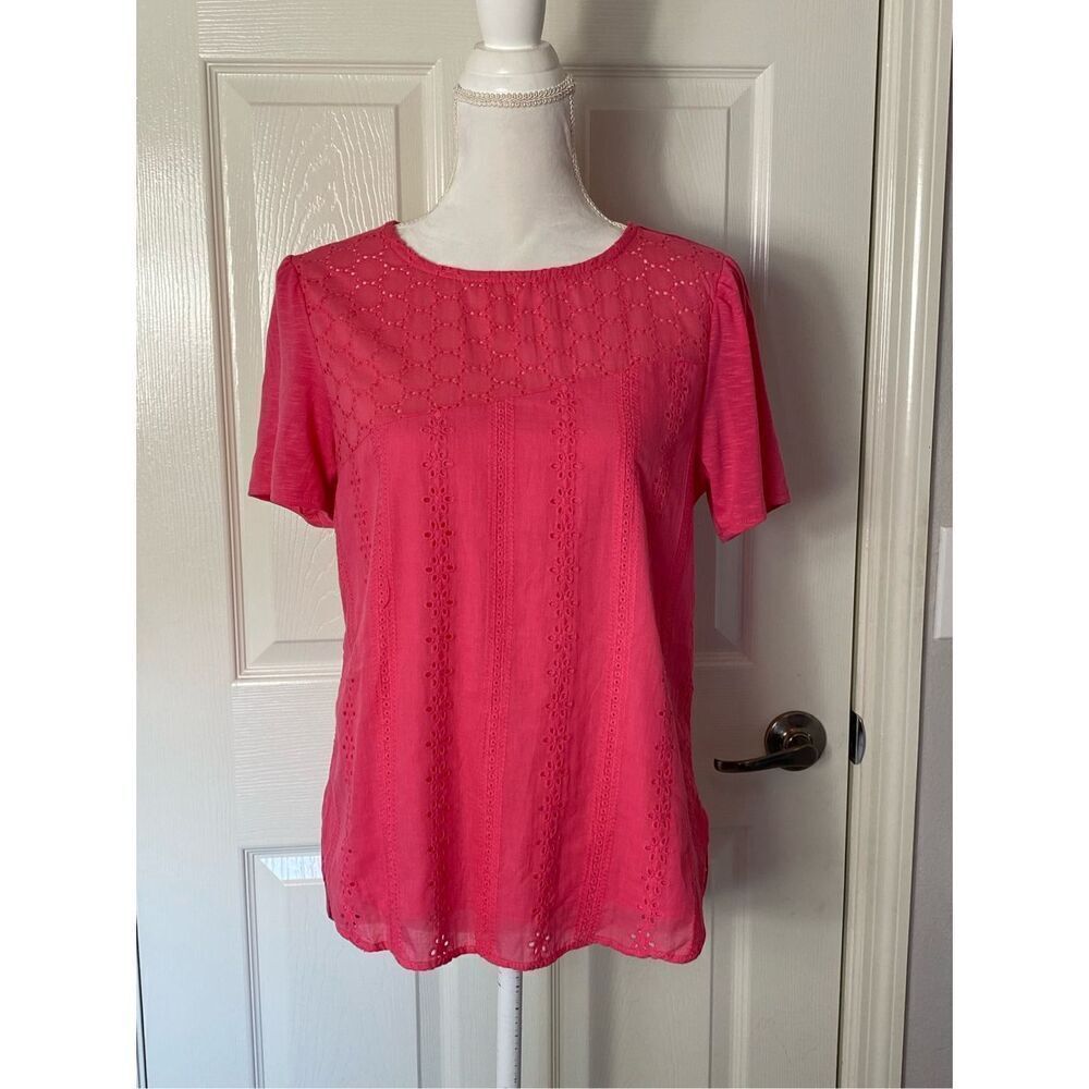 KAKTUS Women's SMALL Eyelet Top in Color: Berry